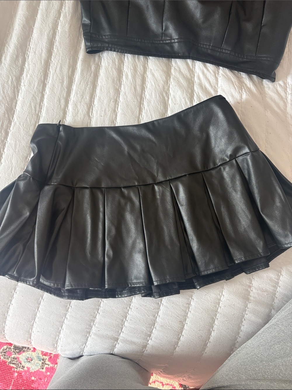 SHEIN Black Faux Leather Pleated Mini Skirt